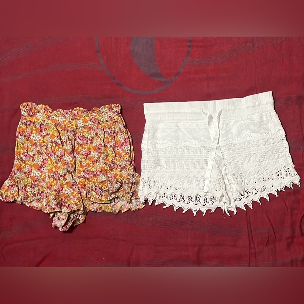 Floral Shorts and White Lace Shorts Set